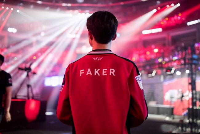 LPL解说分析季后赛形势：IG如今只能等待奇迹了